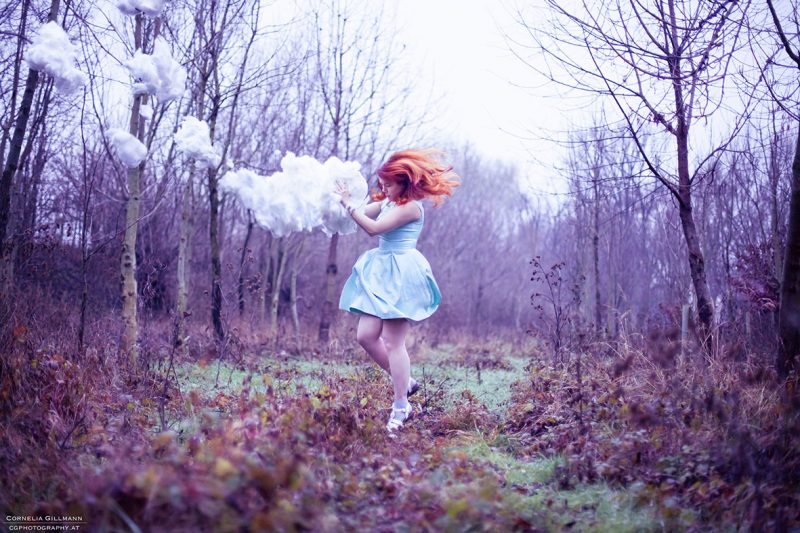 Behind the Curtain – Cornelia Gillmann